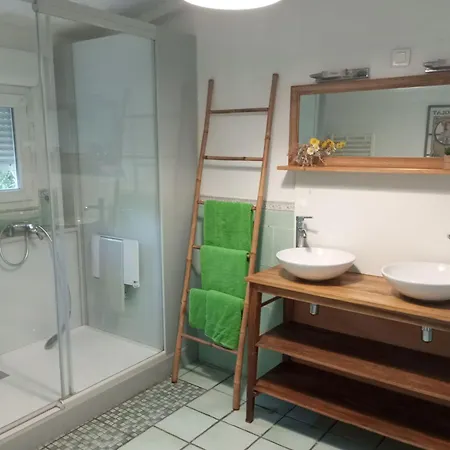 Trou Aux Biches בית הארחה